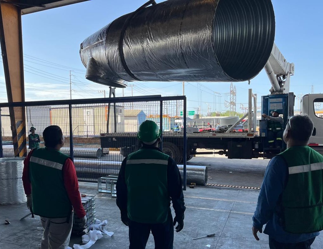 Maniobra de traslado e instalación de ducto industrial de gran diámetro en sitio